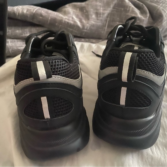 Diors B22 Size 44(9.5) used once - Picture 6 of 8